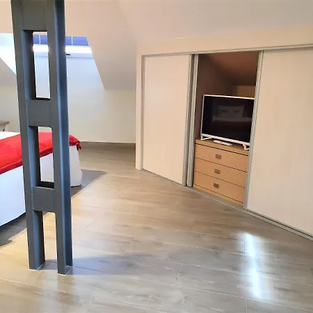 Vivienda Bajo Cubierta En Plaza Poeta Iglesias